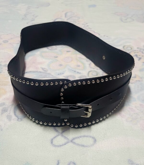Cinturón para Damas, Elegante de Cintura Ancha, con Remaches y Ebilla de Metal.